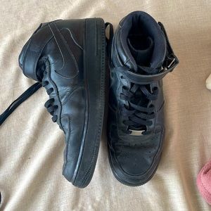 Men’s Black Nike Air Force 1 Mid